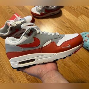 Nike Air Max 1 LV8 Men’s size M7 / W8.5 Unisex
